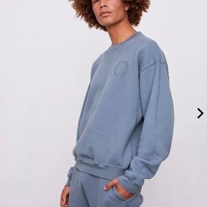 SETactive Crewneck Sweatshirt & Sweatshorts in Berry